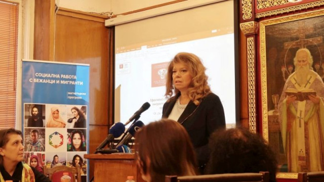 Йотова: Бежанските потоци няма да стихнат, а на нас липсва единна национална политика